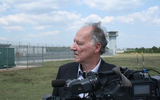 Il regista Werner Herzog sul set del suo Into the Abyss