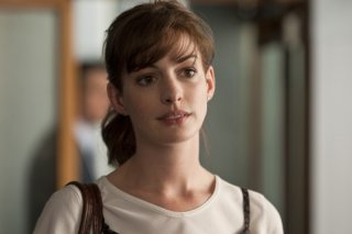 La bellissima Anne Hathaway in una scena del romantico One Day