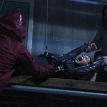 Pilar López de Ayala in una drammatica scena di Intruders insieme a Izán Corchero