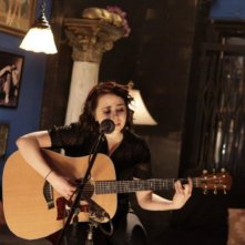 Parenthood: Mae Whitman in una scena dell'episodio Meet the New Boss