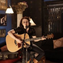 Parenthood: Mae Whitman nell'episodio Meet the New Boss