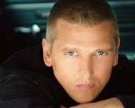Barry Pepper si fa in due
