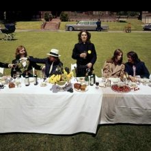 George Harrison: Living in the Material World, una foto di gruppo dall'album privato di George Harrison