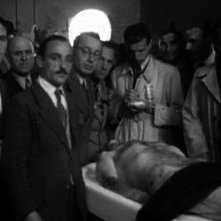 Il corpo del duce: una scena tratta dal documentario di Fabrizio Laurenti