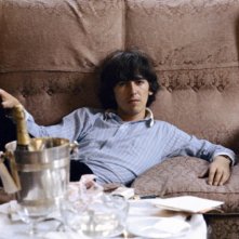 Un giovane George Harrison in una scena del film di Martin Scorsese