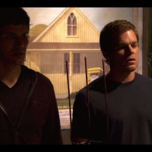 Christian Carmago insieme a Michael C. Hall in una scena dell'episodio Nebraska