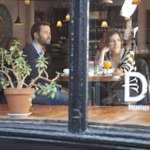 Fabio Volo con Isabella Ragonese in una scena del film Il giorno in più