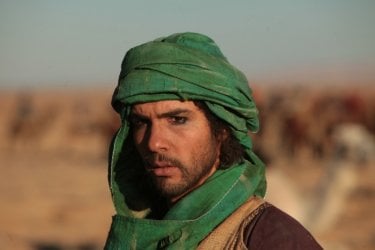 Il principe del deserto, Tahar Rahim in un bel primo piano tratto dal film