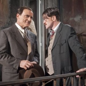 Massimo Ranieri con Ernesto Lama in una scena di Questi fantasmi