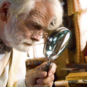 Ron Crawford in una scena del film Arthur 3 - La guerra dei due mondi