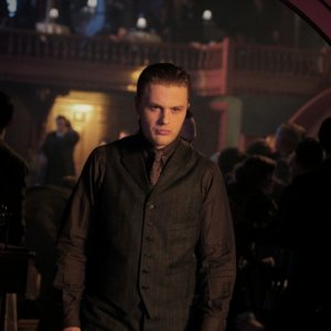 Boardwalk Empire: Michael Pitt in una scena dell'episodio Peg of Old