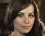 Erica Durance è Wonder Woman in Harry's Law