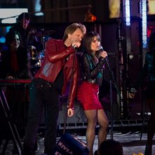 Jon Bon Jovi e Lea Michele in una bella immagine di Capodanno a New York