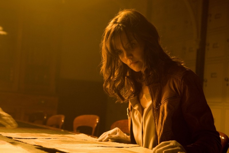 Katie Holmes Protagonista Dell Horror Non Avere Paura Del Buio In Una Scena Del Film 222834