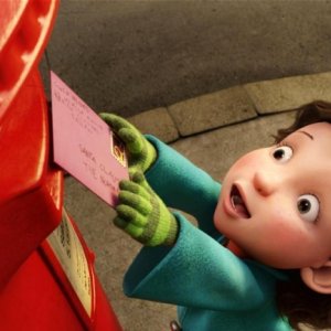 Una bambina spedisce la sua letterina a Babbo Natale in un'immagine di Arthur Christmas: Il figlio di Babbo Natale in 3D