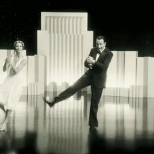 Bérénice Bejo e Jean Dujardin sul palcoscenico in una scena di The Artist