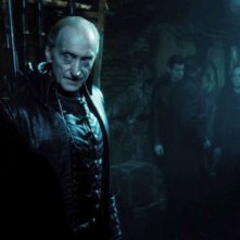 Charles Dance in una scena di Underworld: Il risveglio