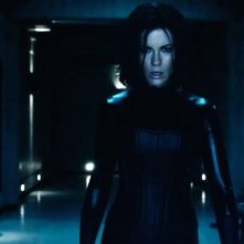 Kate Beckinsale nei panni di Selene in una scena di Underworld: Il risveglio