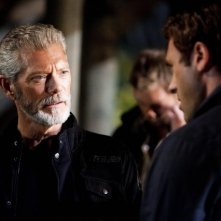 Terra Nova: Jason O'Mara e Stephen Lang nell'episodio Vs.