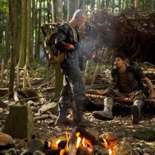 Terra Nova: Jay Ryan e Stephen Lang nell'episodio Proof