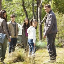 Terra Nova La Famiglia Shannon In Una Scena Dell Episodio Now You See Me 223073