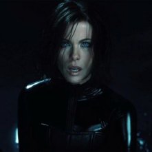 Underworld: Il risveglio, un'agguerritissima Kate Beckinsale in una scena del film