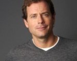 Greg Kinnear guest star in Modern Family