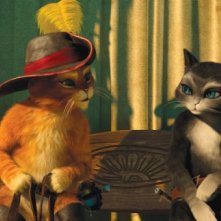 Il gatto con gli stivali: il nostro eroe insieme a Kitty zampe di velluto in una scena del film