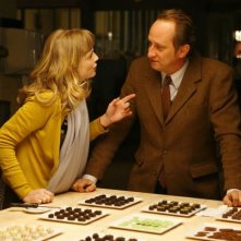 Isabelle Carré e Benoît Poelvoorde in un'immagine del film Emotivi anonimi