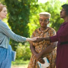 Emma Stone In Una Scena Di The Help Insieme A Viola Davisoctavia Spencer 223576