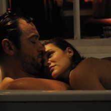 Denis Ménochet in Les Adoptés con Marie Denarnaud