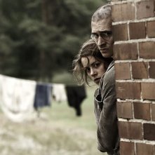 Alice Dwyer e Mateusz Damiecki in Die verlorene Zeit