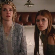 American Horror Story: Kate Mara nell'episodio Rubber Man insieme a Lily Rabe