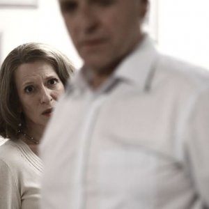 David Rasche in Remembrance (Die verlorene Zeit) accanto a Dagmar Manzel