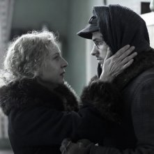 Mateusz Damiecki  e Susanne Lothar  in Die verlorene Zeit