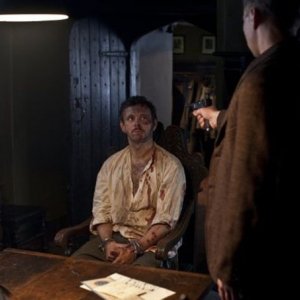 Michael Sheen in una scena di Resistance