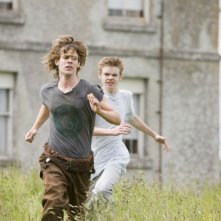 Thomas Brodie-Sangster e Harry Treadaway in Hideaways