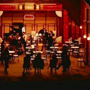 scenografia di E' proibito ballare firmata da Giuseppe Pirrotta