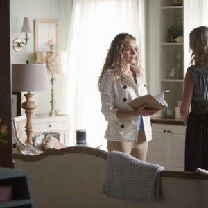 Revenge: Emily VanCamp e Margarita Levieva nell'episodio Loyalty
