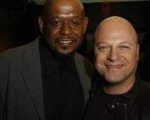 Michael Chiklis e Forest Whitaker in Pawn