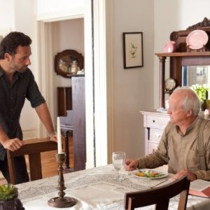 The Walking Dead: Andrew Lincoln e Scott Wilson in una scena dell'episodio Muore la speranza