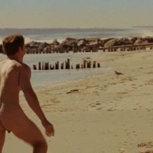 Patrick Wilson si spoglia davanti a Ben Shenkman in Angels in America