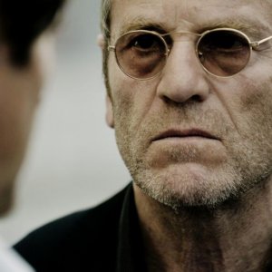 Tchéky Karyo in Les Lyonnais