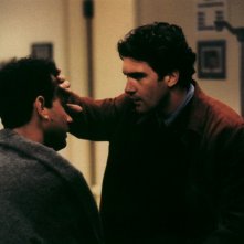 Tom Hanks con Antonio Banderas in una scena di Philadelphia