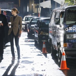 Castle: Nathan Fillion e Stana Katic nell'episodio Demons