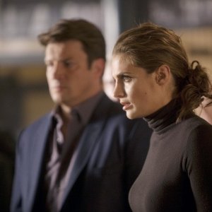 Castle: Nathan Fillion e Stana Katic nell'episodio Kill Shot