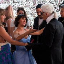 Karl Lagerfeld in Hollywoo con Nikki Deloach e Florence Foresti