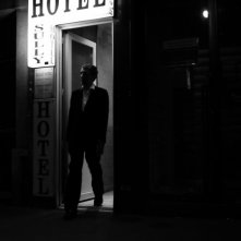 Luciano Levrone in un'immagine del dramma in bianco e nero Penultimo Paesaggio