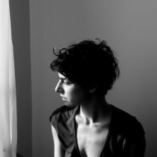 Simona Rossi di profilo in una scena di Penultimo Paesaggio