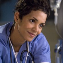 Halle Berry in Capodanno a New York, commedia del 2011